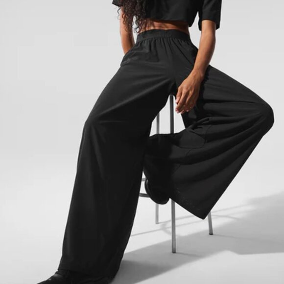 ALO Yoga Pants - Alo Mesh Mirage Trouser Black size medium NWOT